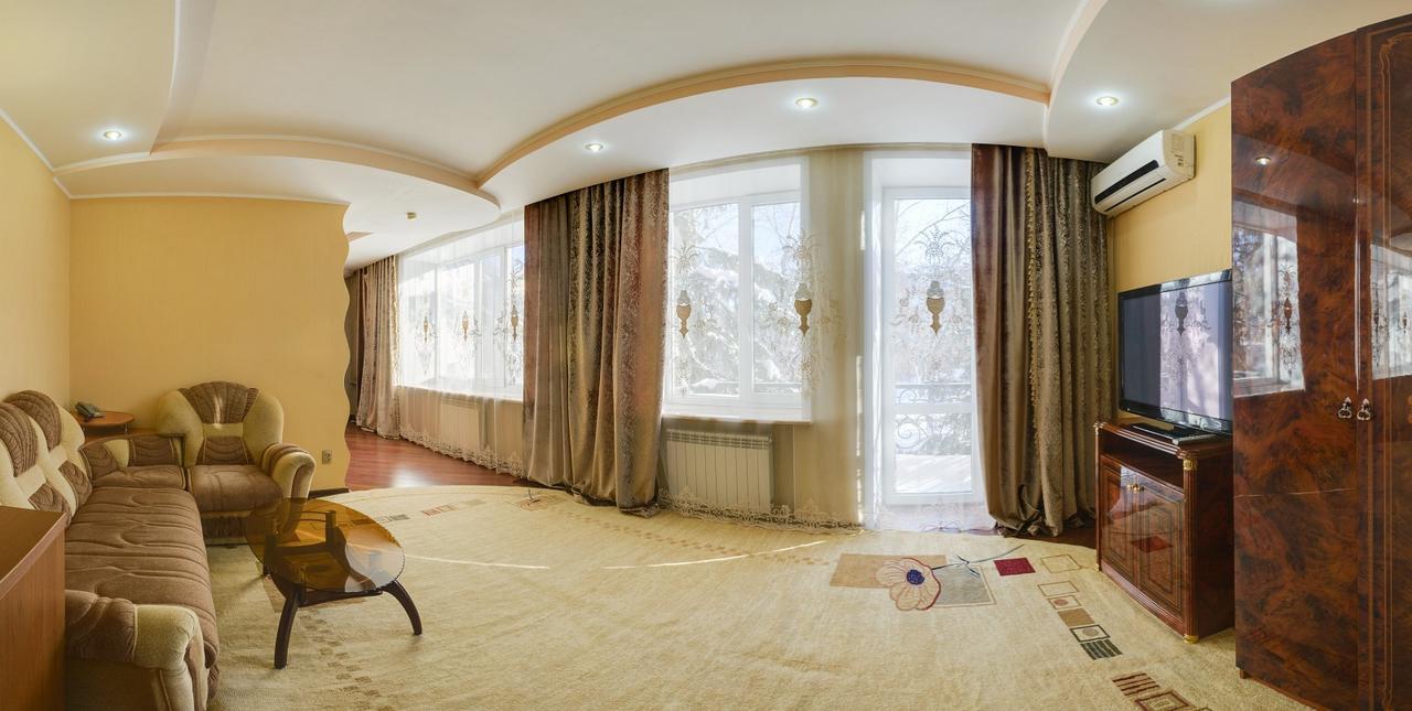 Ghostinitsa "Lina" Hotel Petropavlovsk Exterior foto